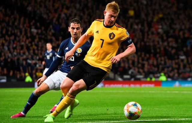  德布劳内伤愈复出，助攻帽子戏助曼城大胜  