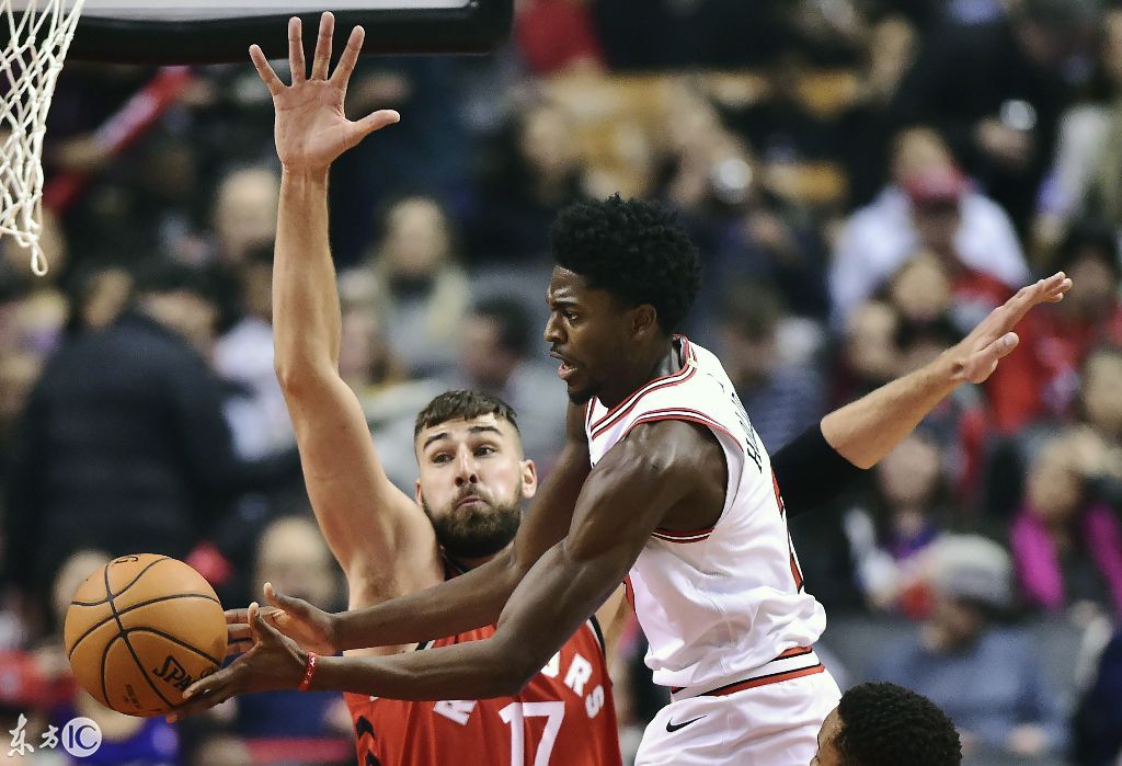  公牛德罗赞末节21分空砍史诗级  