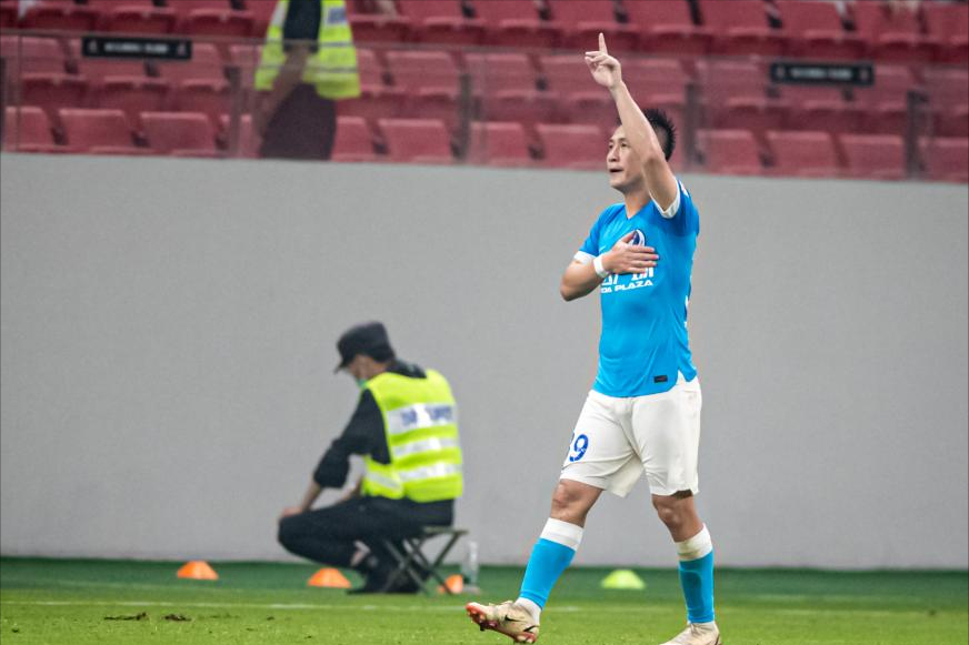  索肖中场掌控全局演绎传控足球精髓