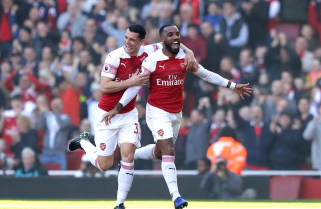  尚贝里高空轰炸战术奏效，头球攻门屡次建功立业