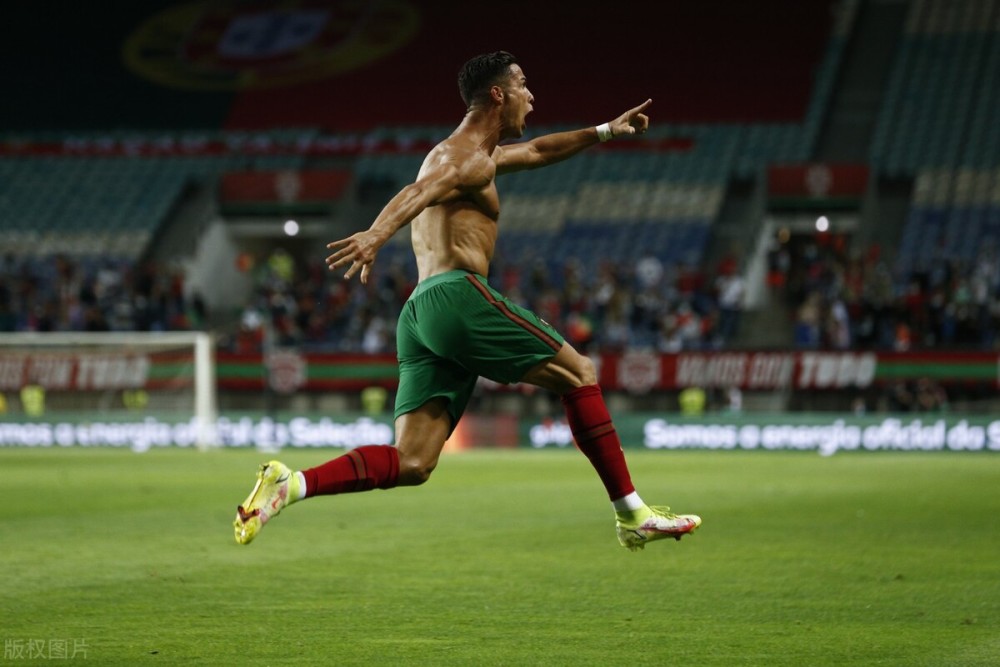  谢菲尔德联黑马成色足，刀锋战士客场爆冷平利物浦