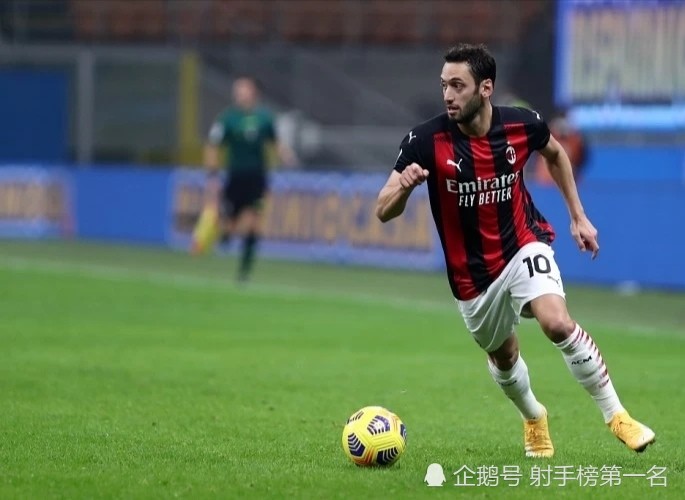  国际米兰两度领先遭博洛尼亚扳平，恰尔汗奥卢世界波救主